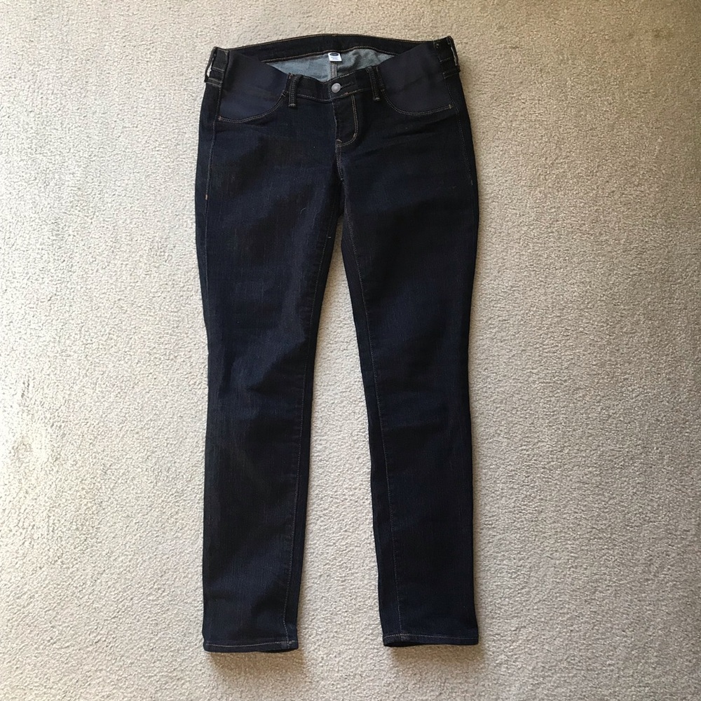 Old Navy maternity skinny jeans, size 8.